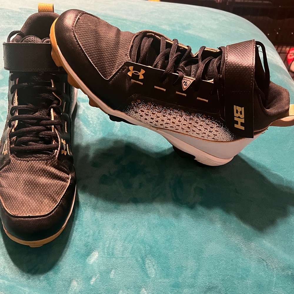 Mens Under Armour Baseball Cleats